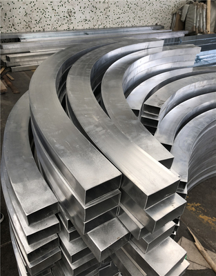 藝術弧形鋁方通-仿木紋弧形鋁方通 現(xiàn)代建筑裝飾的革新選擇